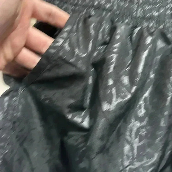 Shorts - Picture 2 of 5